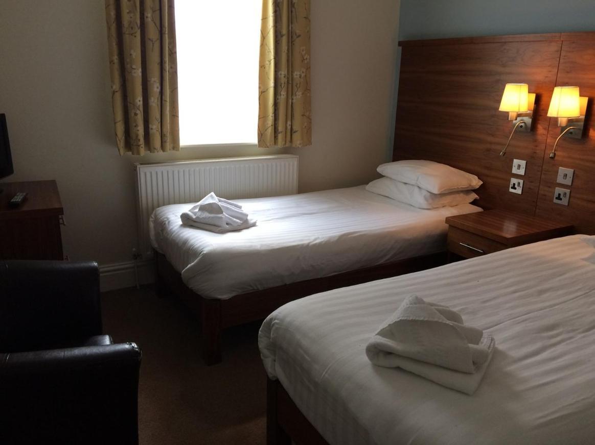 Wheatlands Lodge Hotel Йорк Экстерьер фото