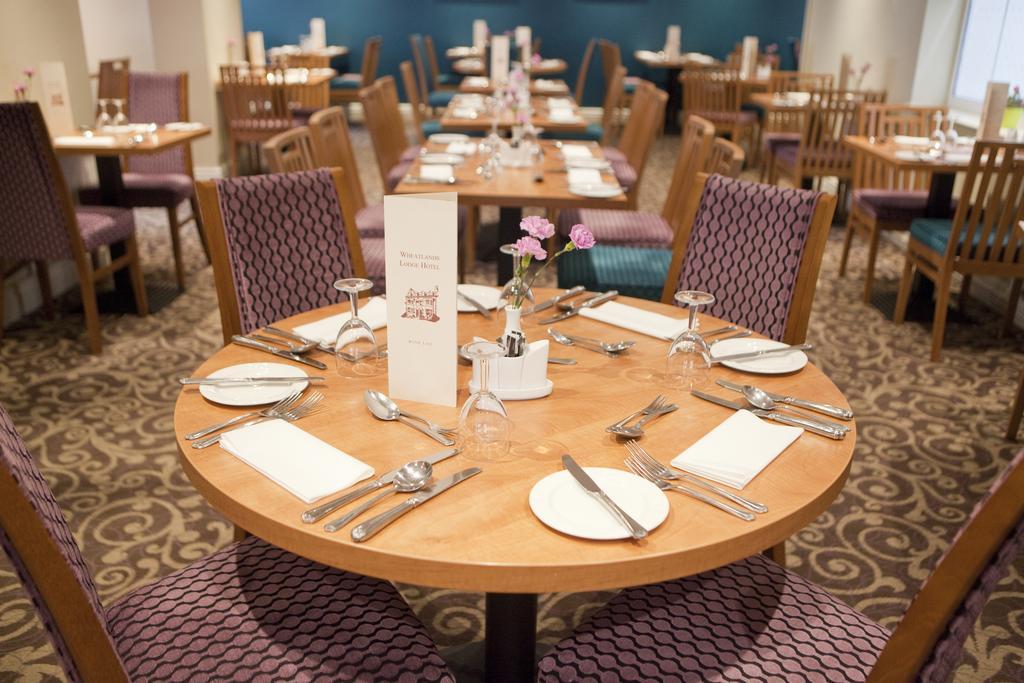 Wheatlands Lodge Hotel Йорк Экстерьер фото